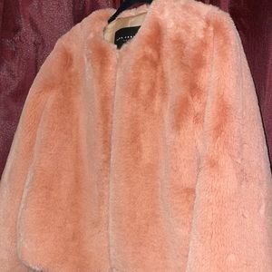 TARA JARMON PARIS. JACKET GOOD CONDITION ONLI USED COUPLE TIMES. Size 6-8